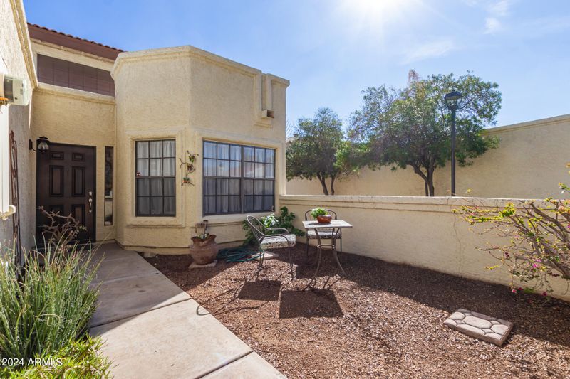 1833 E Vinedo Ln, Tempe, AZ 85284