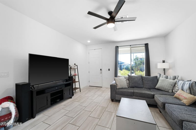 18348 Jessie Ln, Surprise, AZ 85387