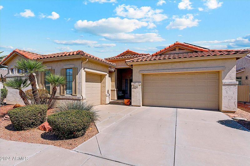 18351 N Windfall Dr, Surprise, AZ 85374