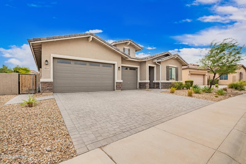 18351 Summerhaven Dr, Goodyear, AZ 85338
