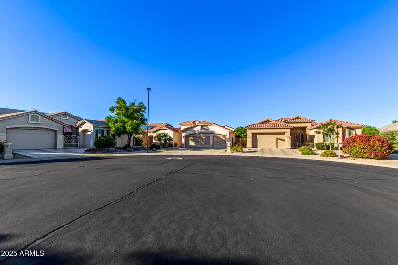 18359 Linkletter Ln, Surprise, AZ 85374