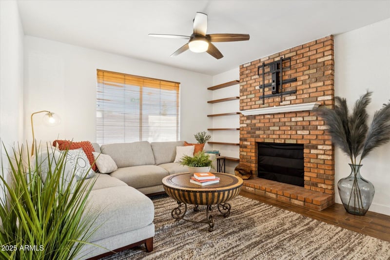 1836 Rogers Cir, Mesa, AZ 85202