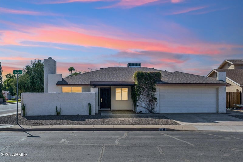 1836 Rogers Cir, Mesa, AZ 85202