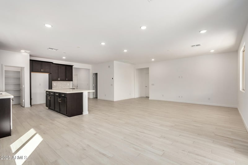 18369 Monte Lindo Ln, Surprise, AZ 85387