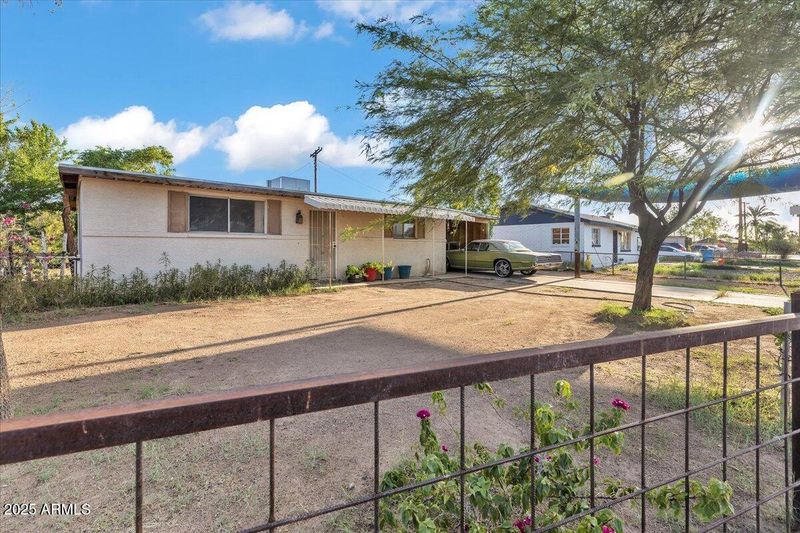 1837 E Pleasant Ln, Phoenix, AZ 85042