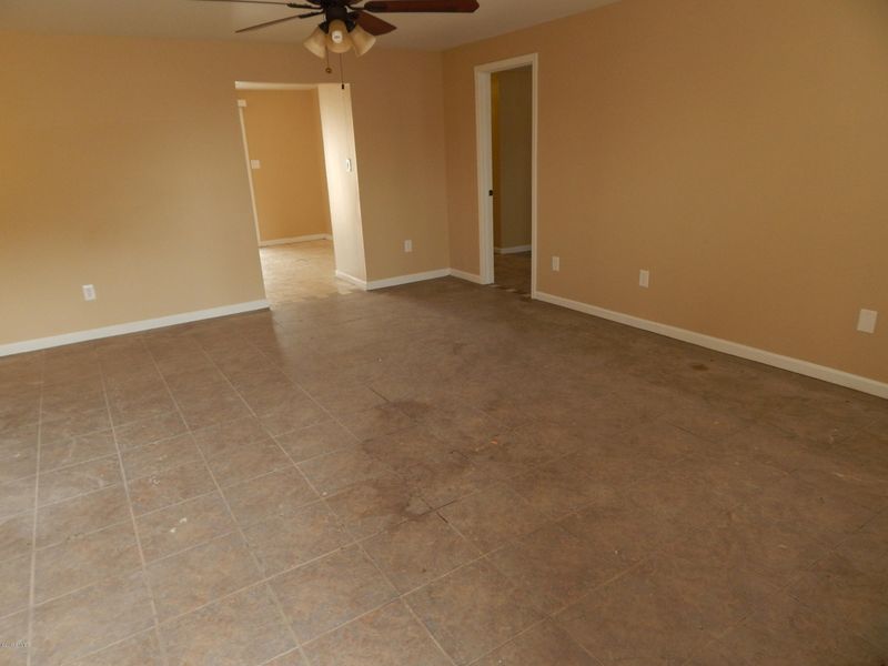 1837 N 74th Ln, Phoenix, AZ 85035
