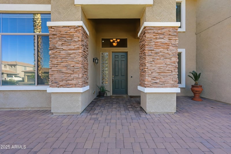 18391 Port Royale Ln, Surprise, AZ 85388