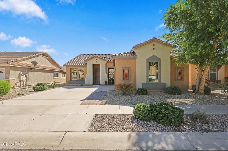 18391 W Stinson Dr, Surprise, AZ 85374