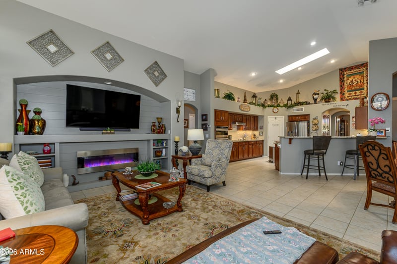 18399 N Krista Way, Surprise, AZ 85374
