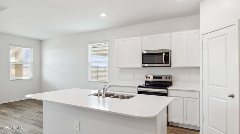 18399 Buckskin Trl, Wittmann, AZ 85361