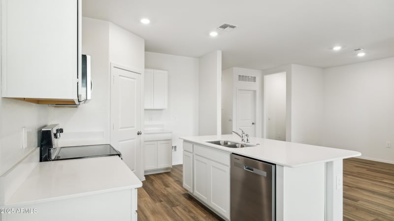 18399 Buckskin Trl, Wittmann, AZ 85361