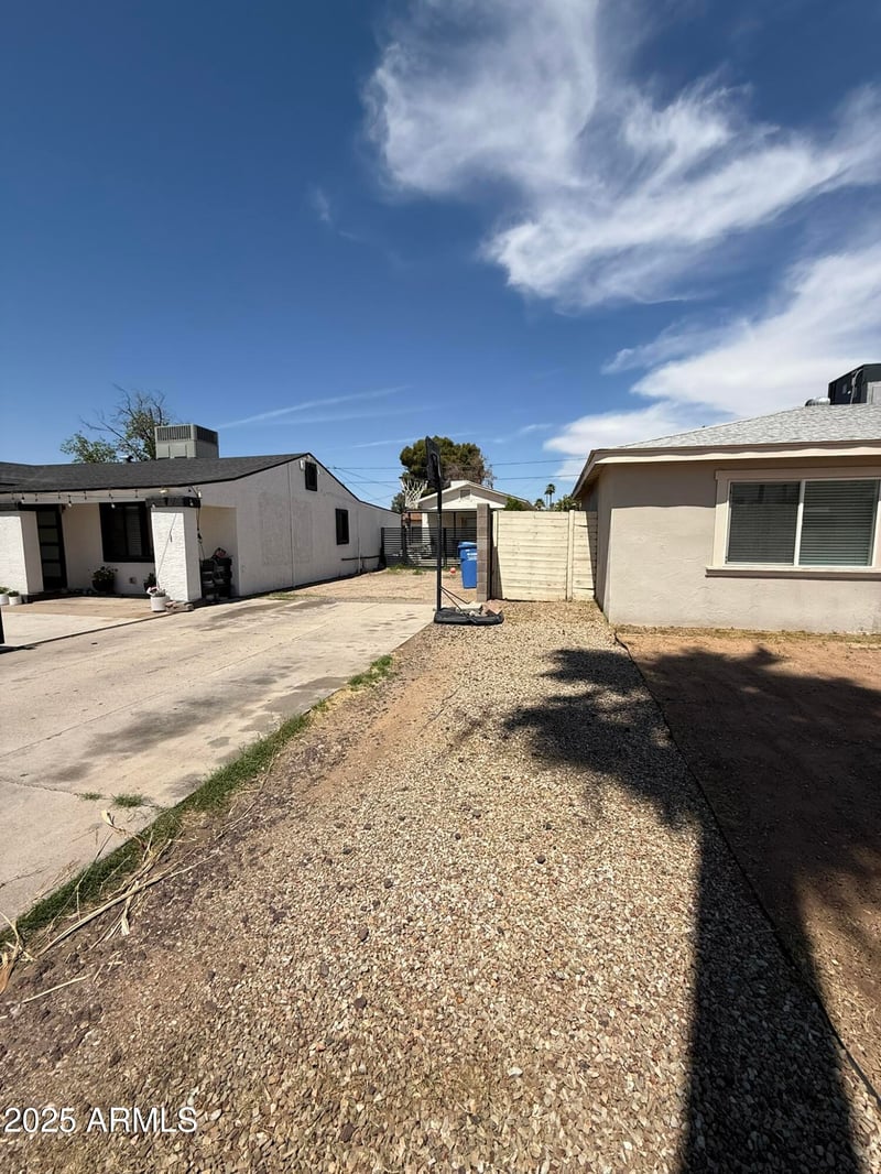 1840 Clarendon Ave, Phoenix, AZ 85016
