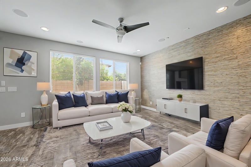1840 Follett Way, Gilbert, AZ 85295