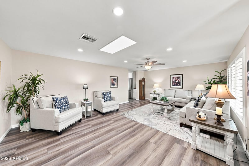 18402 N 95th Ave, Sun City, AZ 85373