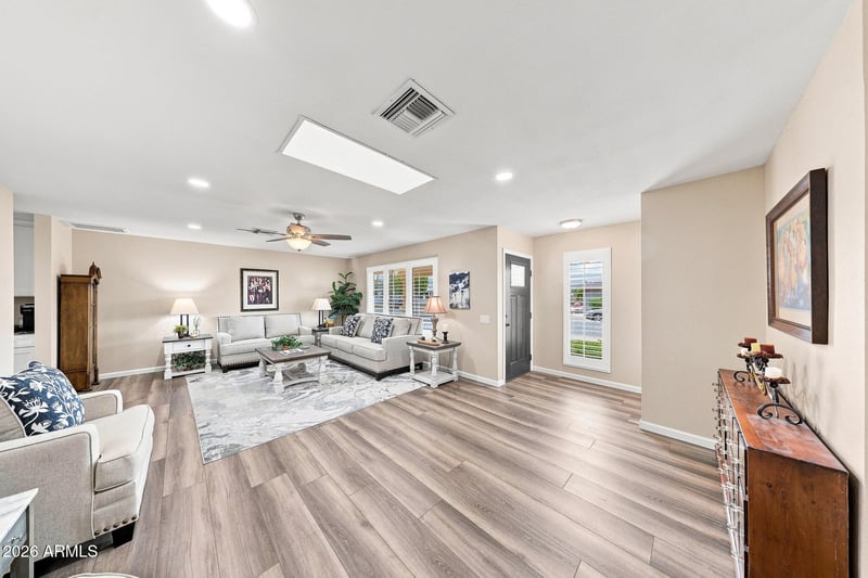 18402 N 95th Ave, Sun City, AZ 85373