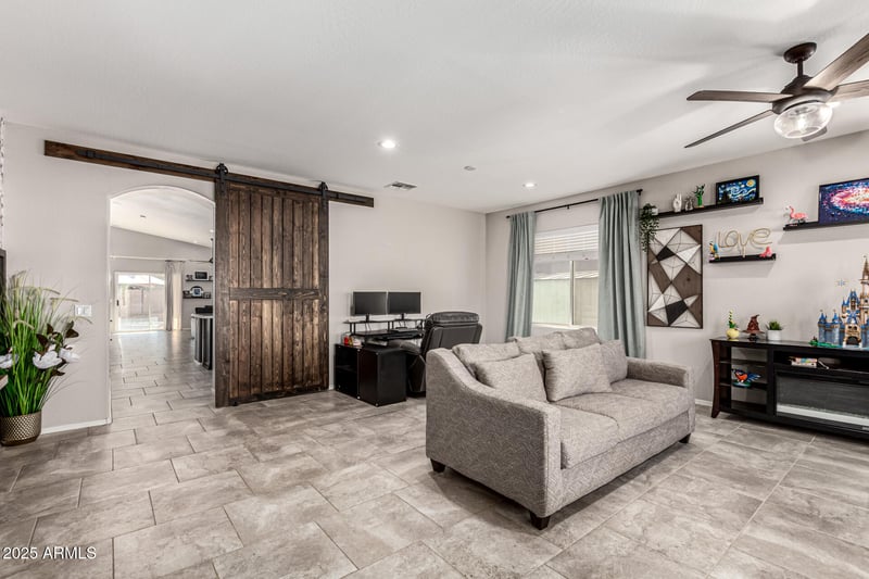 18403 Port Au Prince Ln, Surprise, AZ 85388