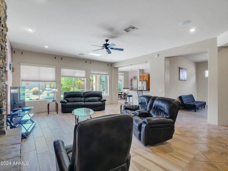 1841 E Gary Way, Phoenix, AZ 85042