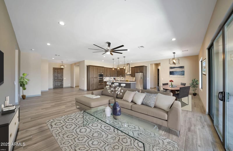1841 Lavitt Ln, Phoenix, AZ 85086