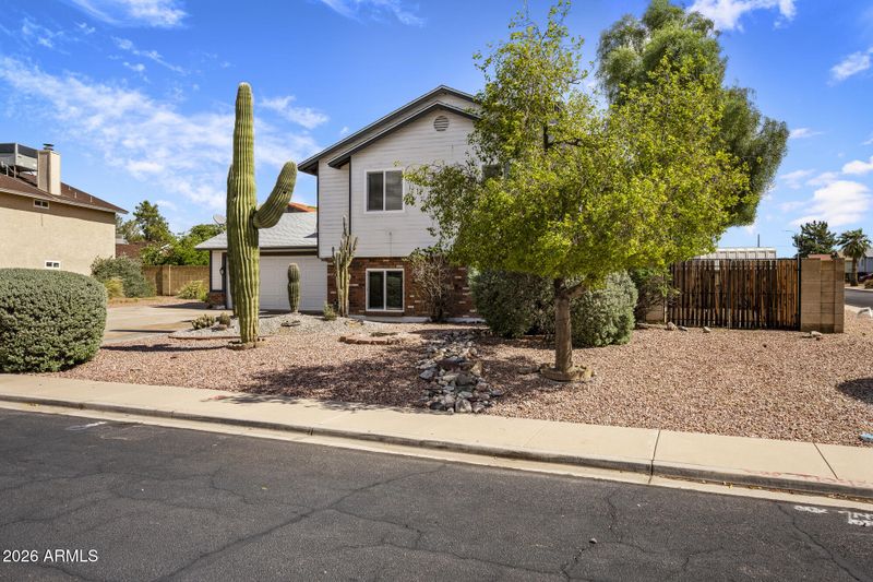 1841 N Saffron Cir, Mesa, AZ 85205