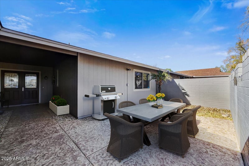 18410 104th Ave, Sun City, AZ 85373