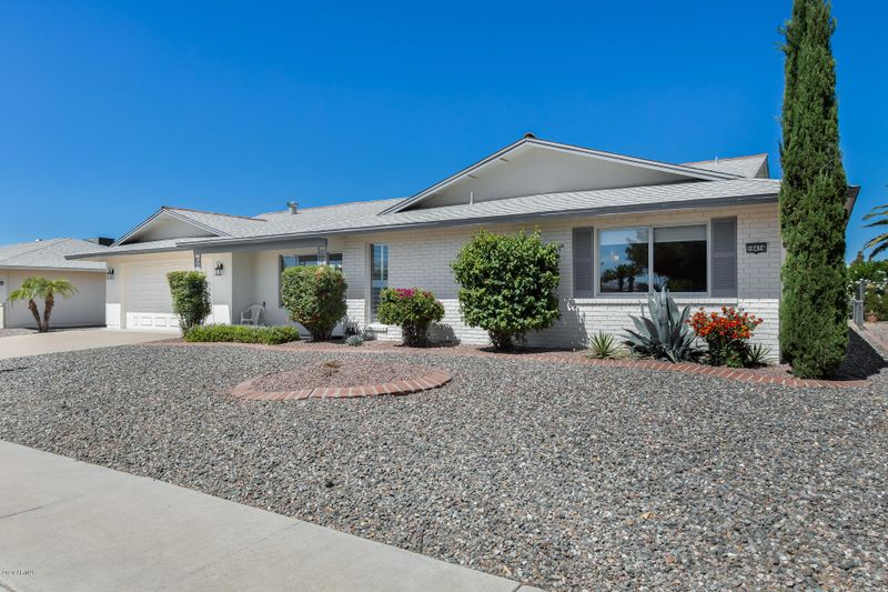 18414 N 96th Ave, Sun City, AZ 85373
