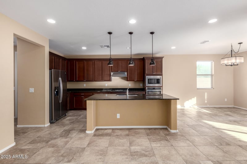 18417 Elm St, Goodyear, AZ 85395