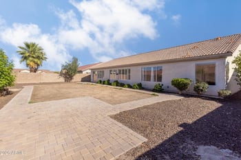 1842 Saint Charles Ave, Phoenix, AZ 85042