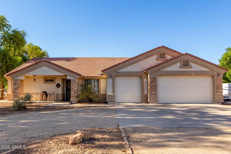 18420 Navajo Dr, Queen Creek, AZ 85142