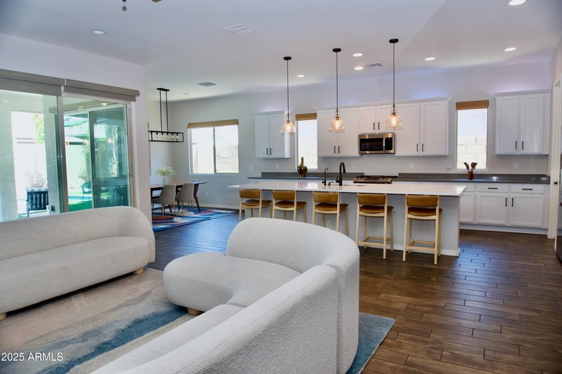 18422 Clinton St, Surprise, AZ 85388