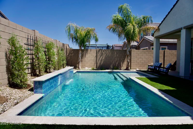 18422 Clinton St, Surprise, AZ 85388