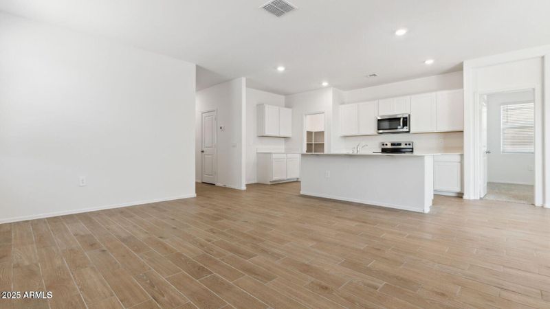 18426 W Hackamore Dr, Wittmann, AZ 85361