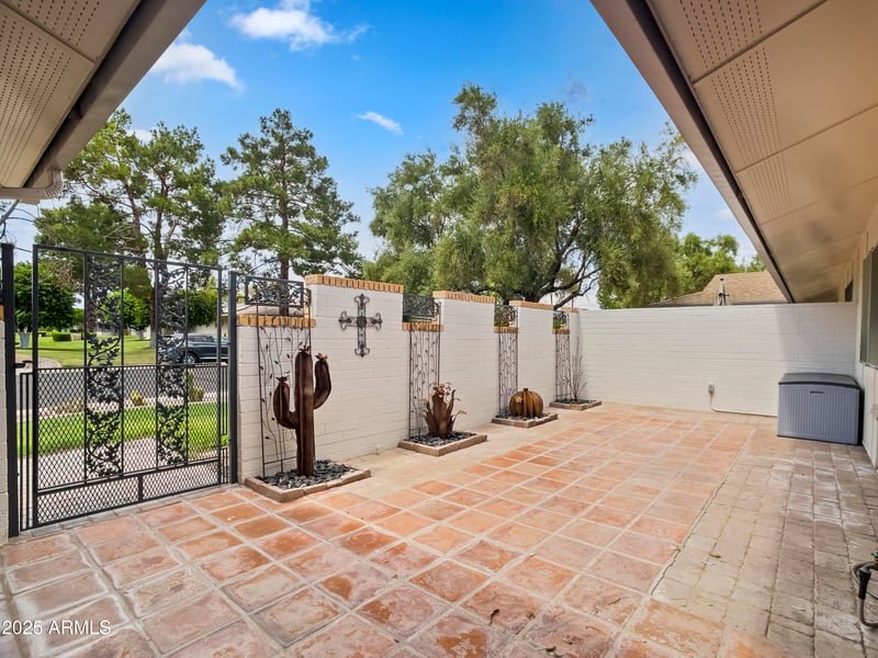 18427 125th Ave, Sun City West, AZ 85375