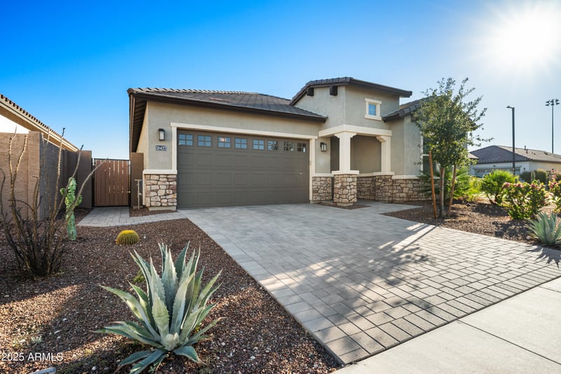 18427 Clinton St, Surprise, AZ 85388