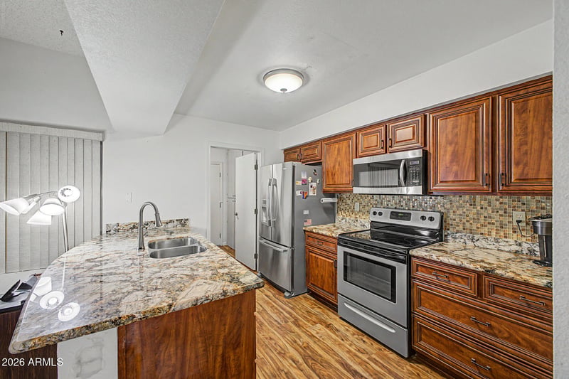 18427 N 136th Ave, Sun City West, AZ 85375