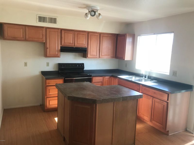 18428 N 31st Ave, Phoenix, AZ 85053