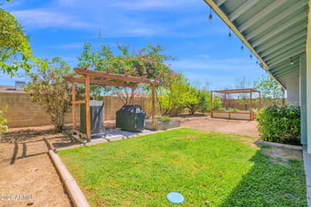 18439 56th Dr, Glendale, AZ 85308