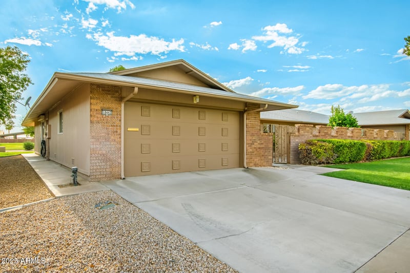 18442 104th Ave, Sun City, AZ 85373