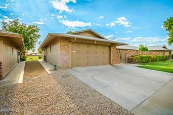 18442 N 104th Ave, Sun City, AZ 85373