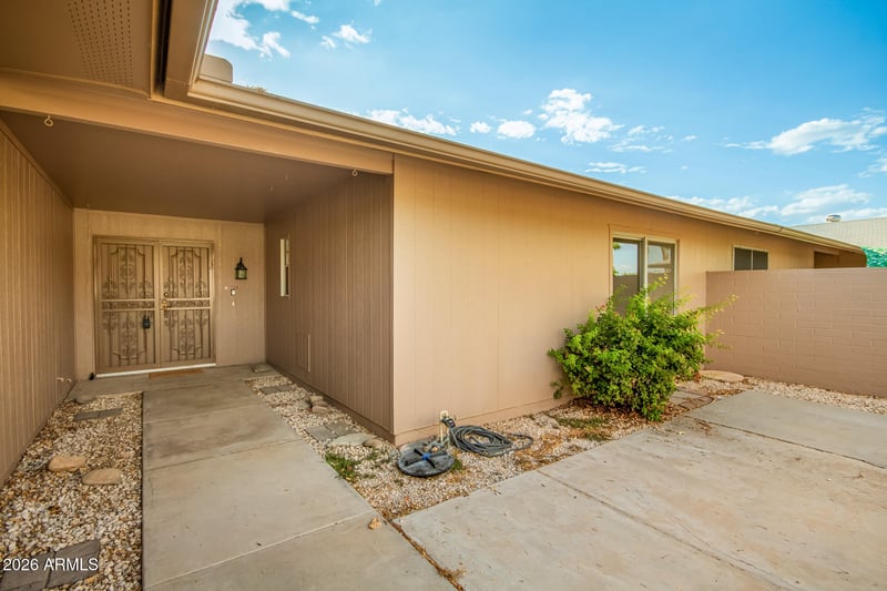 18442 N 104th Ave, Sun City, AZ 85373