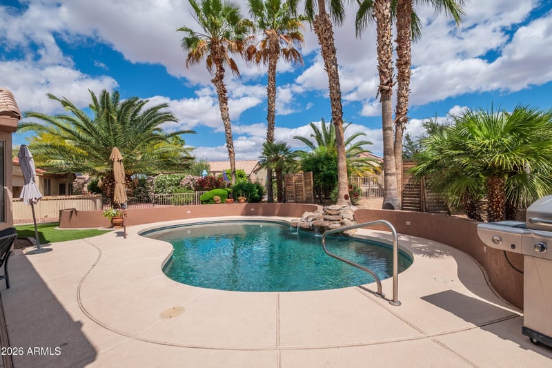 18443 N Borgata Dr, Surprise, AZ 85374