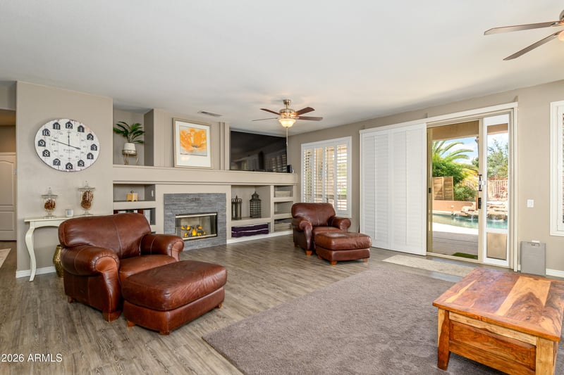 18443 N Borgata Dr, Surprise, AZ 85374