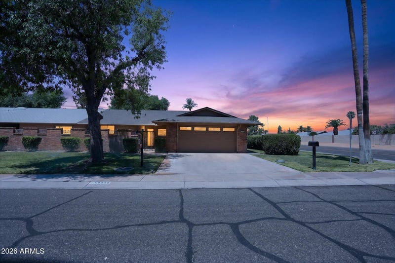18446 104th Ave, Sun City, AZ 85373