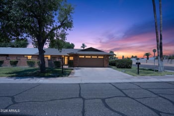 18446 N 104th Ave, Sun City, AZ 85373