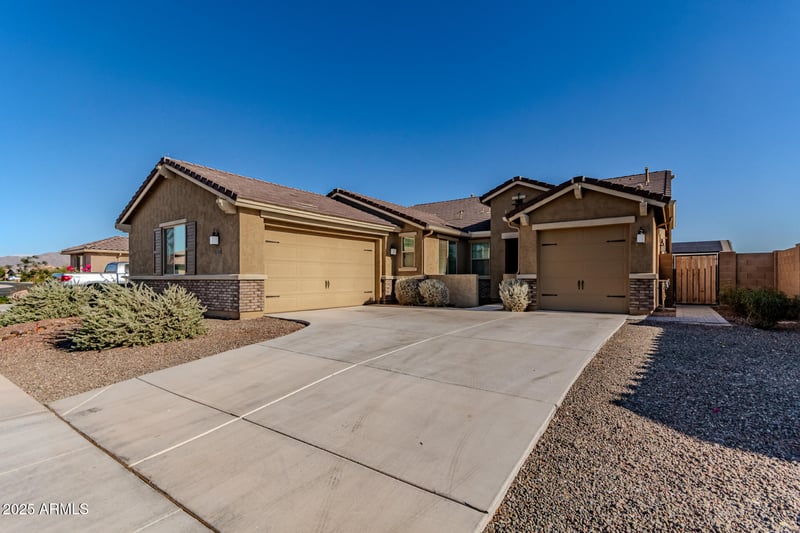 18455 Sandlewood Dr, Goodyear, AZ 85338