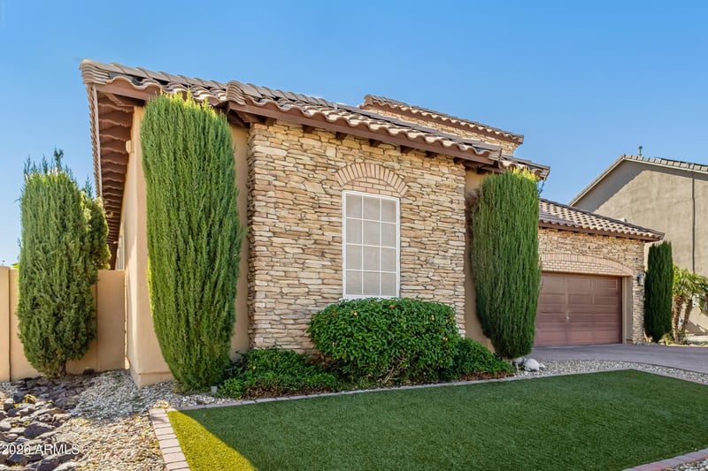 18465 Sunnyslope Ln, Waddell, AZ 85355