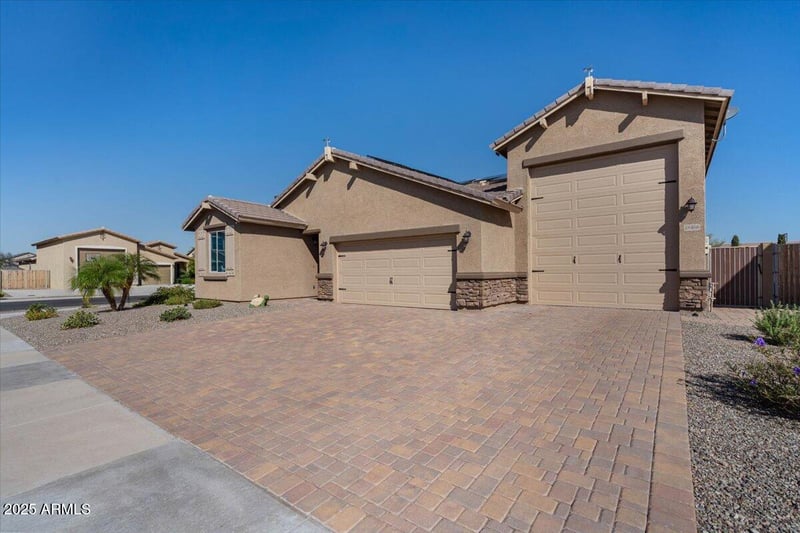18466 Carlota Ln, Surprise, AZ 85387