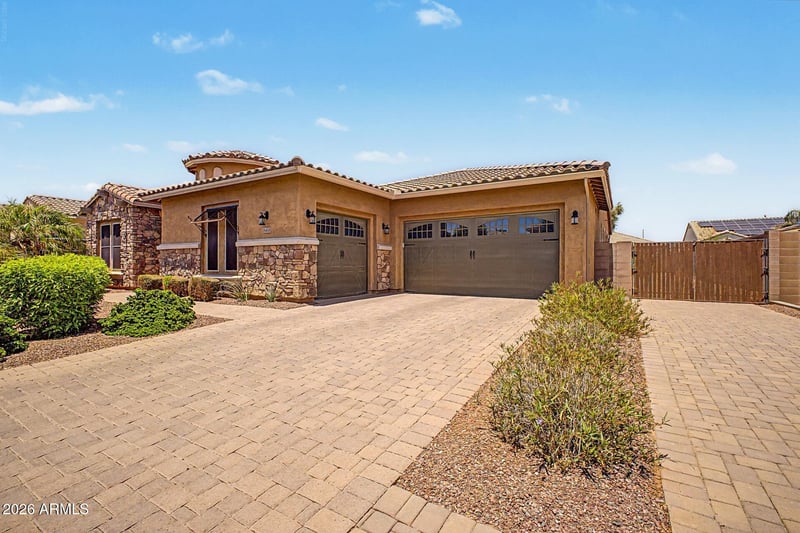 18468 Paradise Ln, Surprise, AZ 85388