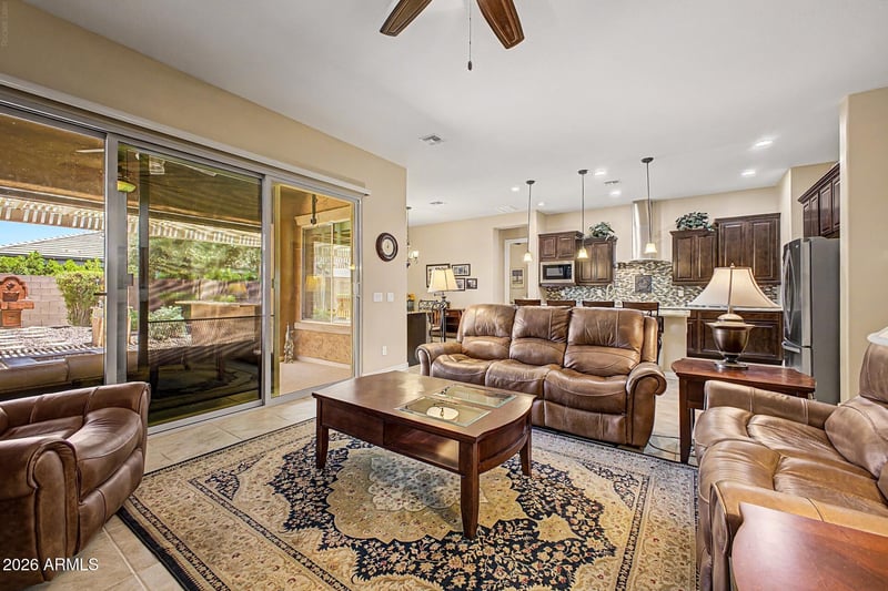 18468 Paradise Ln, Surprise, AZ 85388