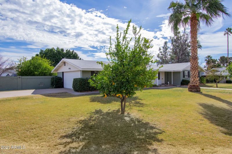 1847 E Berridge Ln, Phoenix, AZ 85016