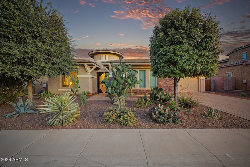 18471 W Paradise Ln, Surprise, AZ 85388
